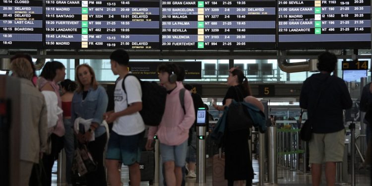 انقطاع التيار الكهربائي يعطل عمل القطارات في ثلاثة دول أوروبية