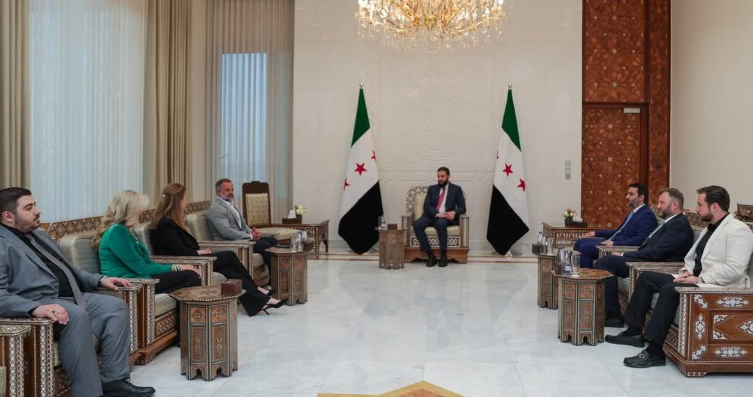 الشرع يلتقي النائب بالكونجرس الأميركي كوري ميلز في دمشق