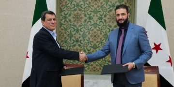 من المعارضة إلى الحكم: كيف تعاملت الحكومة مع الإدارة الذاتية؟