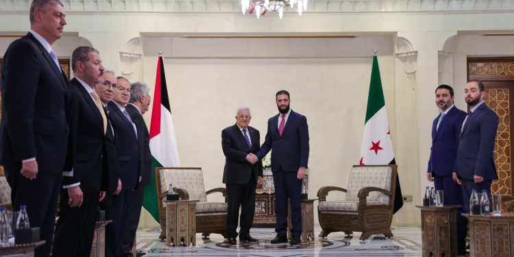 الشرع والشيباني يلتقيان برئيس السلطة الفلسطينية