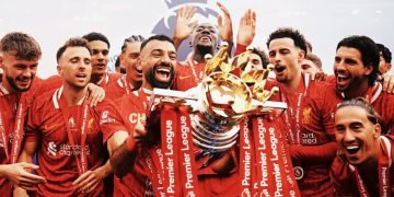ليفربول يحتفل بلقب الدوري الإنجليزي العشرين بتعادل مثير أمام كريستال بالاس