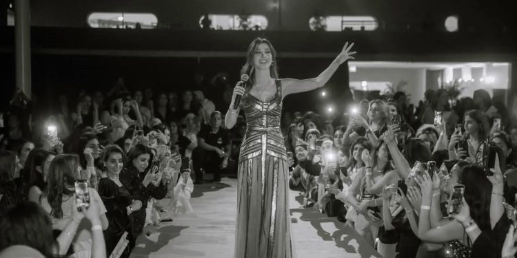 نانسي عجرم تعبر ثلاث قارات