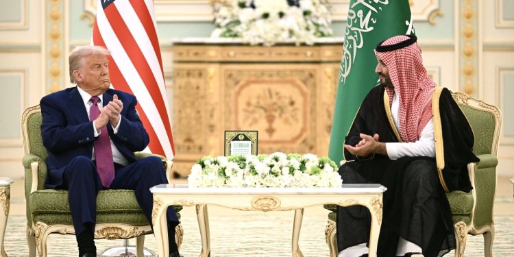 مسؤول أميركي: ترامب سيلتقي الشرع غداً الأربعاء