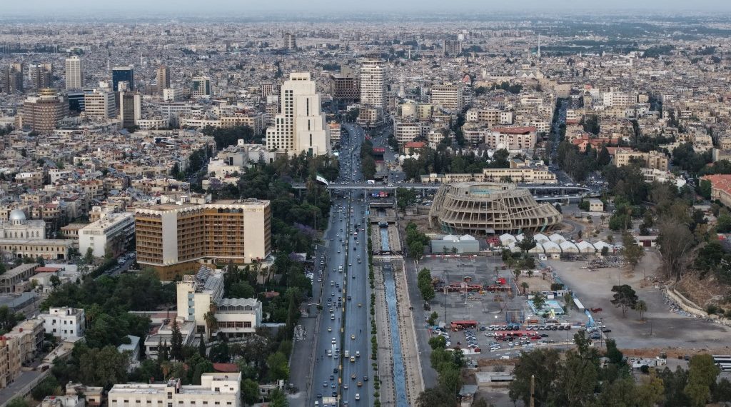 ترحيب عربي ودولي برفع العقوبات الأوروبية عن سوريا