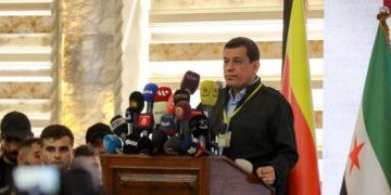 الجنرال مظلوم عبدي يعرب عن تقديره لقرار حزب العمال الكردستاني بإنهاء الكفاح المسلح