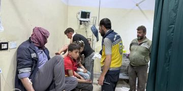 قتيل وخمسة مصابين في انفجارين منفصلين شمالي غربي سوريا