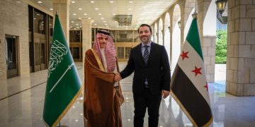 وزير الخارجية السعودي: سنقدم مع قطر دعماً مالياً مشتركاً للعاملين في القطاع العام السوري 