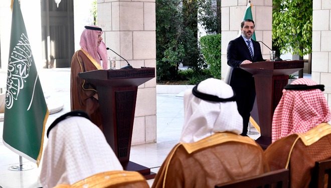 قطر والسعودية تقدمان دعماً مالياً للعاملين في القطاع العام السوري