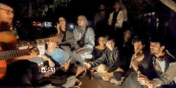 بالموسيقى والغناء “ثورة إلى جانب الطريق”