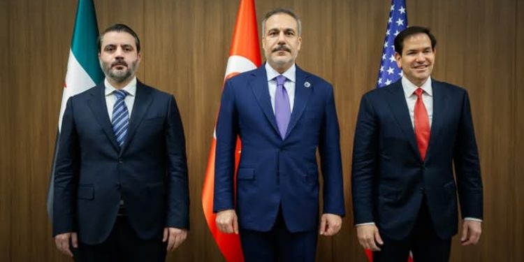 وزير الخارجية السوري يلتقي مع نظيريه الأميركي والتركي