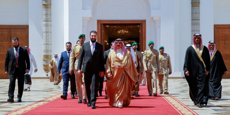 الشرع ينهي زيارته الرسمية إلى البحرين