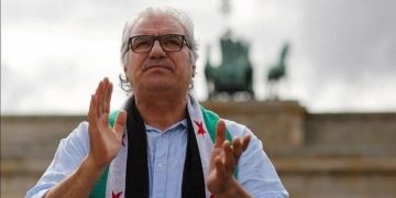 عبد الحكيم قطيفان: لا أعرف ما الذي تتعاطاه سلاف فواخرجي