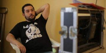 نجل الراحل حاتم علي يحصد جائزة أفضل فيلم في مهرجان العودة السينمائي