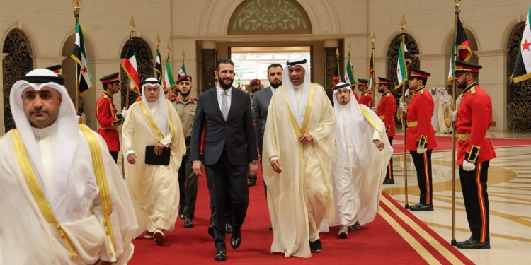الشرع يصل إلى دولة الكويت في زيارة رسمية