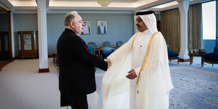 وزير المالية السوري يبحث مع نظيره القطري التعاون بين البلدين