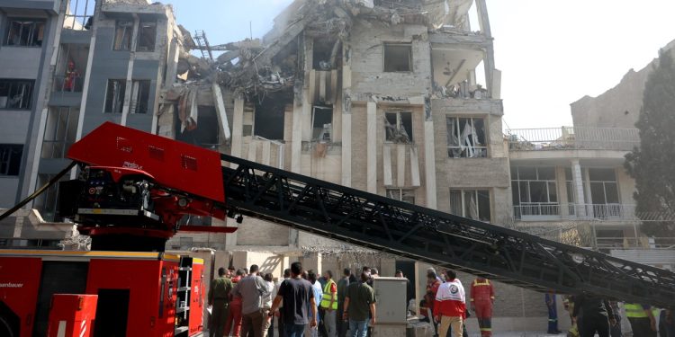 إسرائيل تنفذ هجوماً واسعاً على إيران.. ومصدر أمني يكشف تحضيرات قبل الهجوم