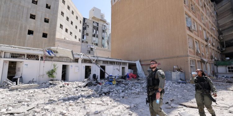 تبادل القصف الإسرائيلي – الإيراني مستمر مع دخول المواجهة العسكرية يومها السابع