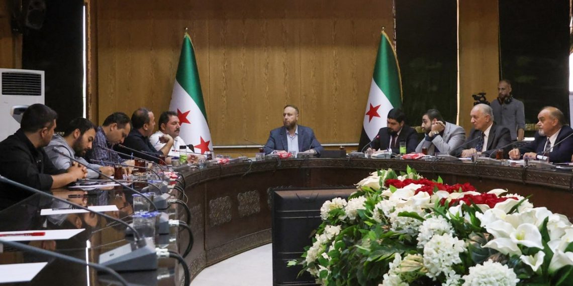 الإدارة الذاتية والحكومة الانتقالية تبرمان تفاهماً في مجال الطاقة