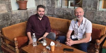 الفنان السوري جهاد عبده يوضح موقفه من قرار إخلاء صالة سينما الكندي