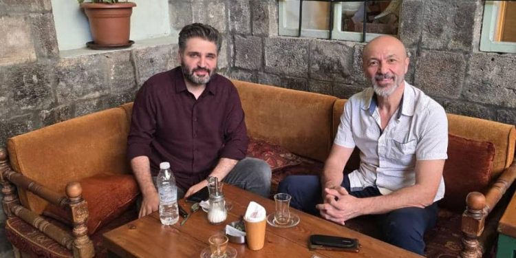 الفنان السوري جهاد عبده يوضح موقفه من قرار إخلاء صالة سينما الكندي