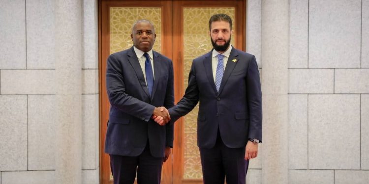 بريطانيا تعيد إقامة العلاقات الديبلوماسية مع سوريا وتخصص مبلغاً لدعم إعادة الإعمار