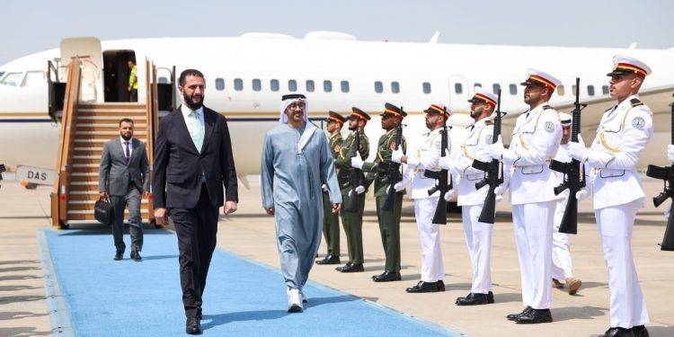الشرع يزور الإمارات ضمن جولة خليجية لتعزيز التعاون الاقتصادي