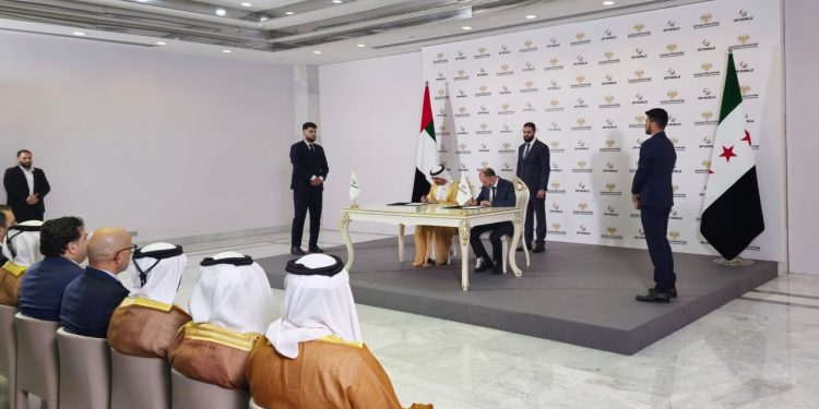 الحكومة السورية توقع اتفاقية مع “موانئ دبي العالمية” بقيمة 800 مليون دولار