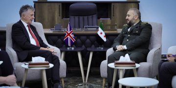 مستشار الأمن القومي والمبعوثة البريطانية لسوريا يجريان مباحثات بدمشق