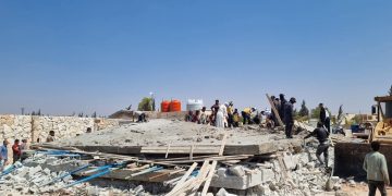 قتلى وجرحى جراء انهيار مبنى سكني قيد الإنشاء شمال سوريا