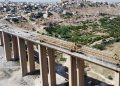 تواصل أعمال تأهيل وصيانة جسر الرستن وسط سوريا
