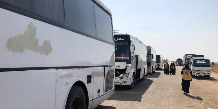 خروج عشرات العوائل من محافظة السويداء عبر معبر بصرى الشام