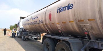 دخول قافلة مساعدات إنسانية وصهريجي غاز إلى السويداء 