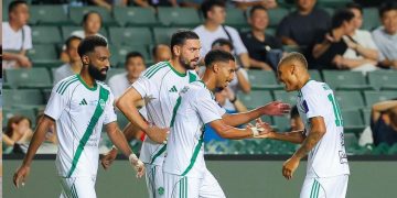 الأهلي يبلغ نهائي كأس السوبر السعودي بفوزه على القادسية