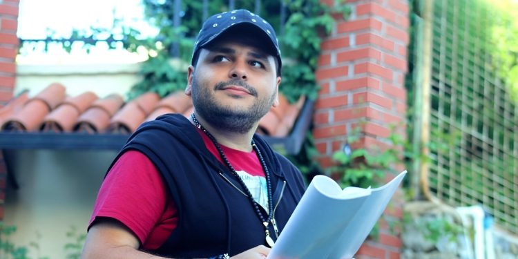 الصور الأولى من كواليس مسلسل “القيصر”.. سامر إسماعيل ونانسي خوري يخطفان الأنظار