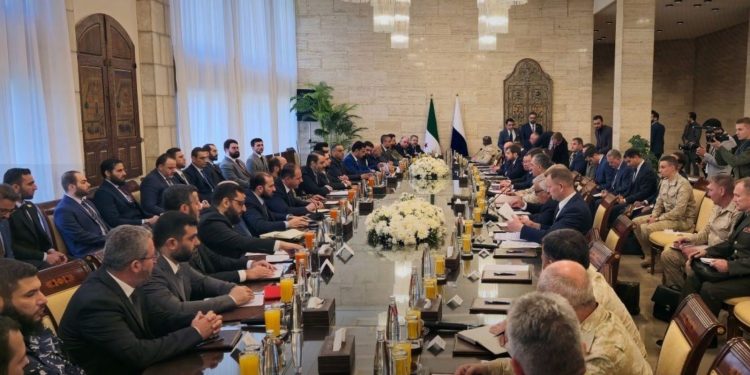 يبحث قضايا الاقتصاد والدفاع.. وفد روسي رفيع في دمشق
