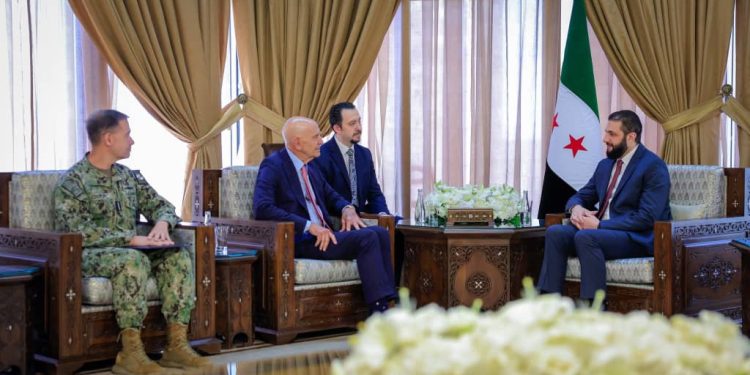 عقب لقاء عبدي..الشرع يلتقي توماس باراك وقائد “سنتكوم”