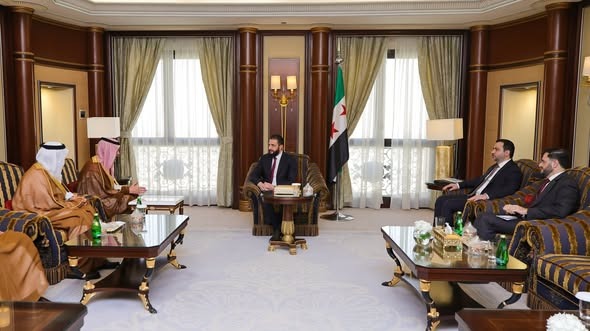 الشرع يلتقي رئيس شركة الاتصالات السعودية ومستثمرين دوليين في الرياض