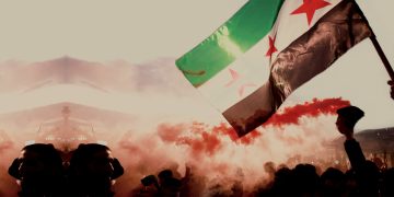 وهم البناء والفجوة بين خطابي الداخل والخارج