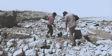 من سراب الذهب إلى المقابر المفتوحة حمى التنقيب العشوائي تلتهم شباب درعا