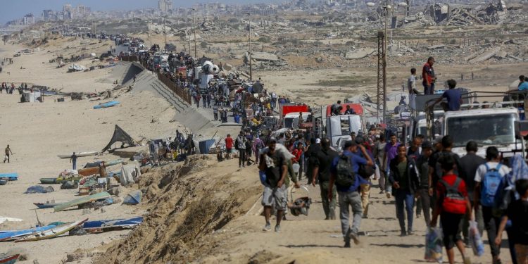 بدء نقل الأسرى استعداداً لتنفيذ صفقة التبادل بين إسرائيل و”حماس”