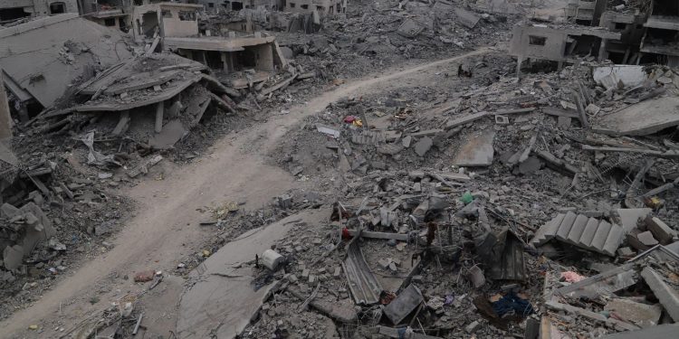 غارات إسرائيلية على قطاع غزة بعد تفجير آلية عسكرية