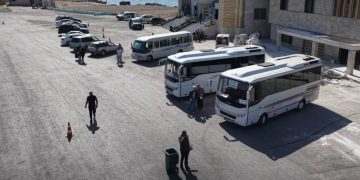 عودة 400 لاجئ من لبنان إلى سوريا 