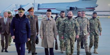 برئاسة رئيس الأركان.. وفد من وزارة الدفاع السورية في موسكو