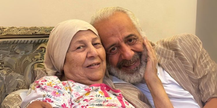 أيمن زيدان يعبّر عن حبه لوالدته: “يا وطني الصغير”
