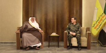 الجنرال مظلوم عبدي يلتقي بشيخ قبيلة شمر 