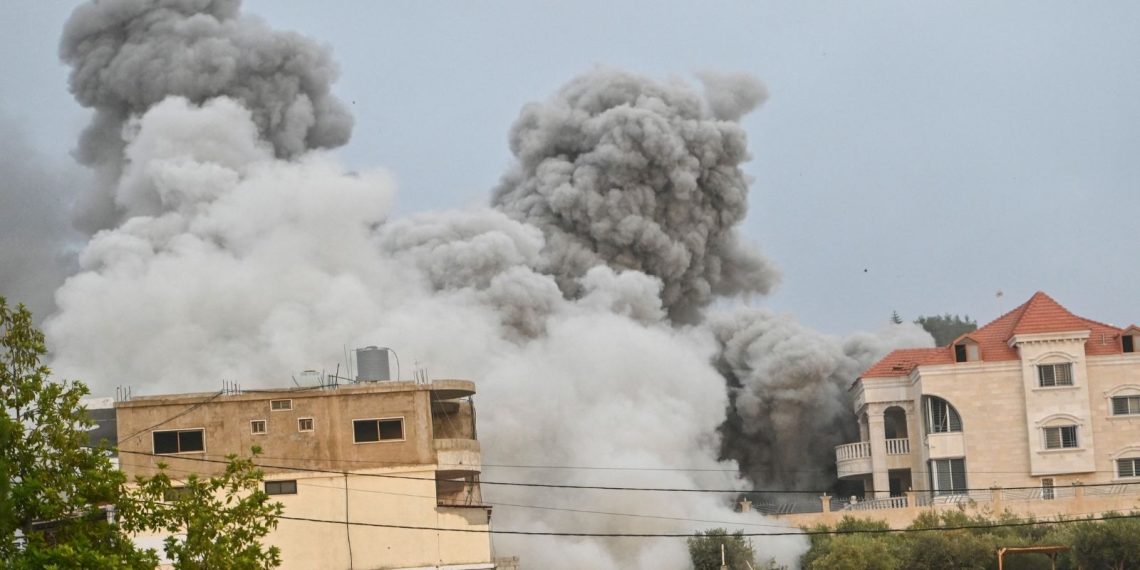 قتيلان بغارة إسرائيلية استهدفت سيارة جنوبي لبنان