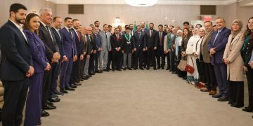 الشرع يبحث مع رئيس لجنة العلاقات الخارجية بمجلس النواب الأميركي إلغاء “قيصر”