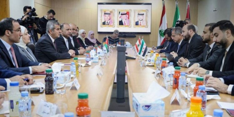 مباحثات سورية – لبنانية – أردنية لتعزيز التعاون في مجالي الغاز والكهرباء 
