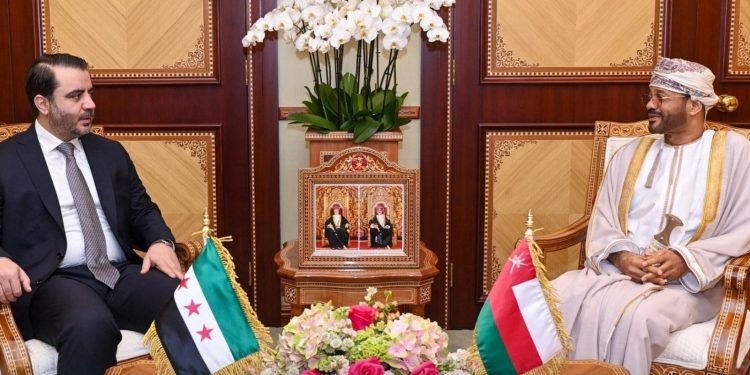 الشيباني يبحث مع وزير الخارجية العماني الأوضاع في سوريا