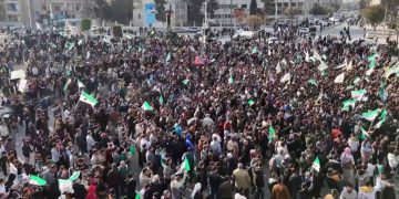مظاهرات في عدة محافظات سورية بذكرى انطلاق معركة “ردع العدوان”